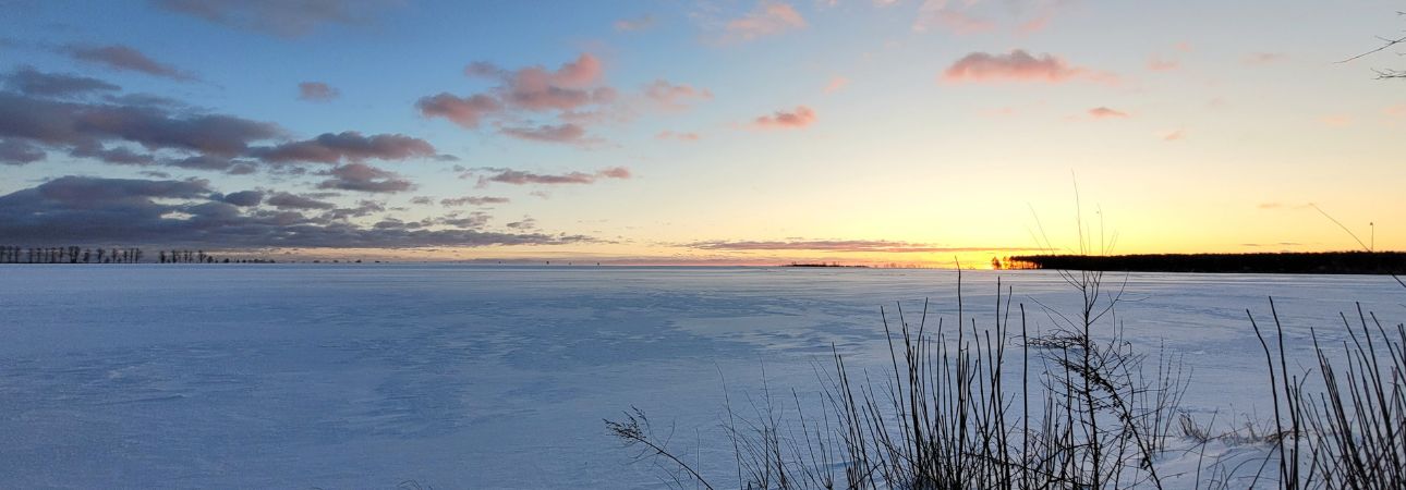 Czas: nieuchwytny mistrz nauki i życia